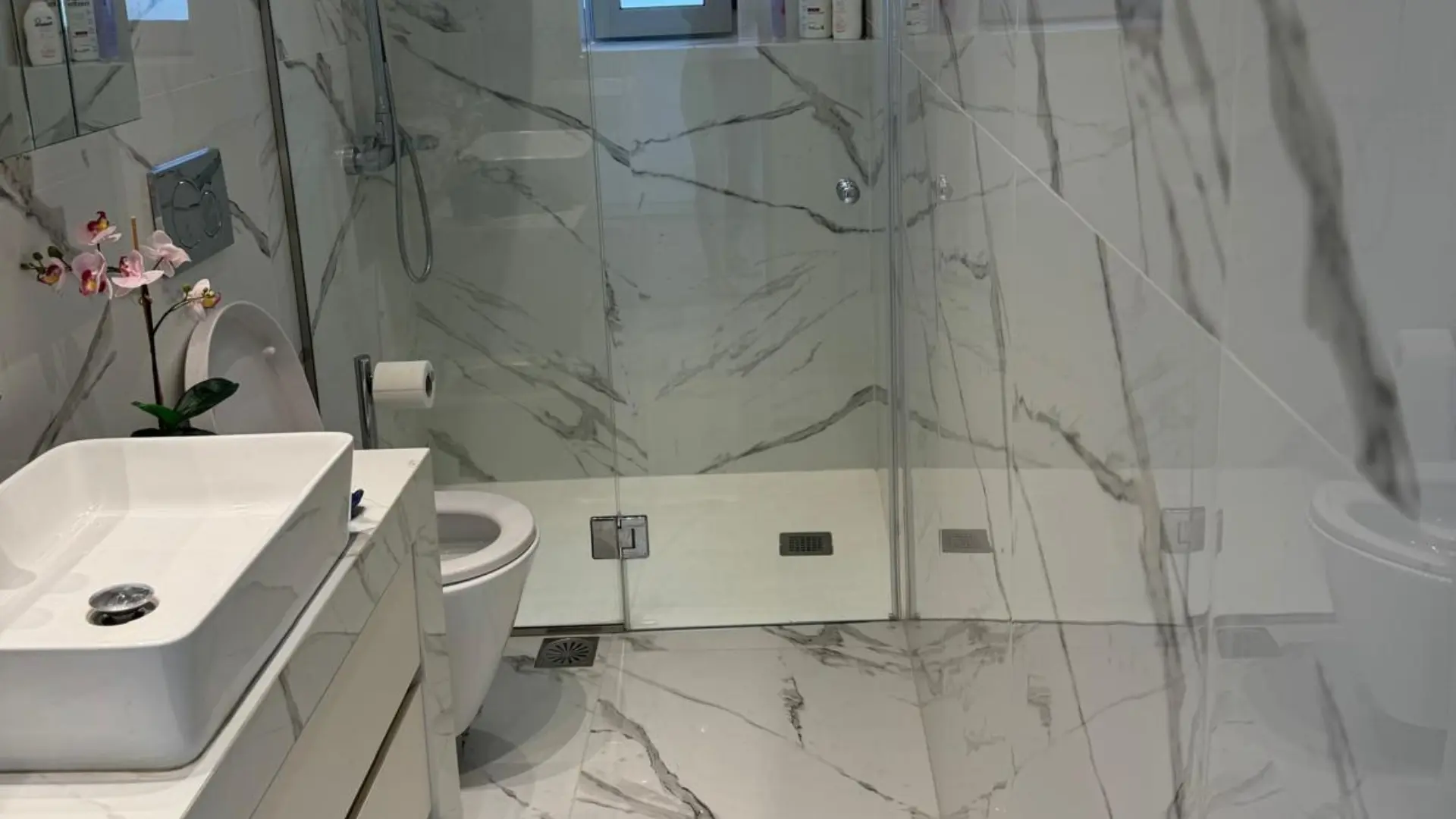 Athenian Riviera Lux Flat, Vouliagmeni, bathroom